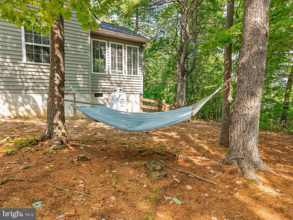122 FORREST STREET Basye, VA 22810