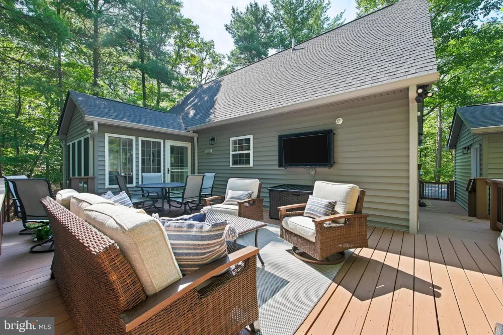 122 FORREST STREET Basye, VA 22810