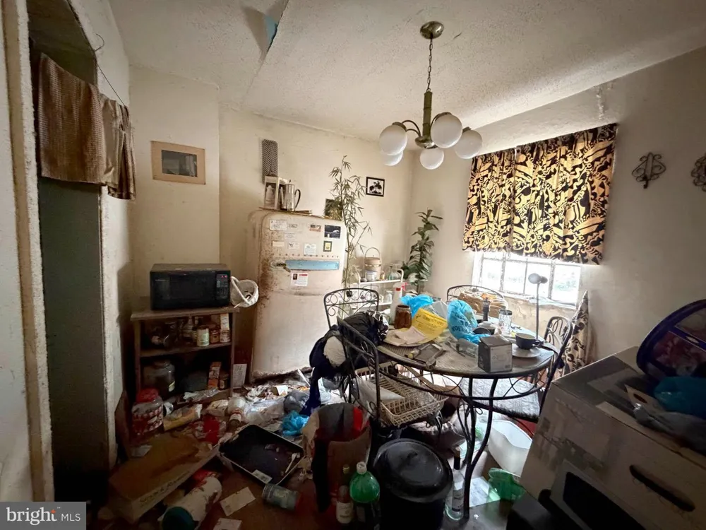 4909 PEMBRIDGE AVENUE Baltimore, MD 21215