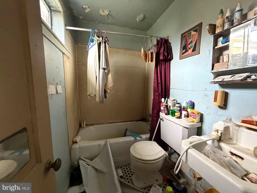 4909 PEMBRIDGE AVENUE Baltimore, MD 21215