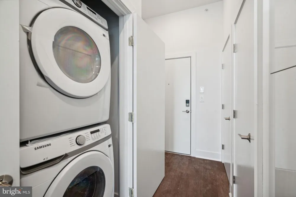 813 BROAD STREET #UNIT 203 Philadelphia, PA 19123
