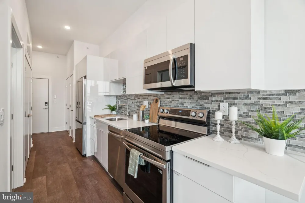 813 BROAD STREET #UNIT 203 Philadelphia, PA 19123