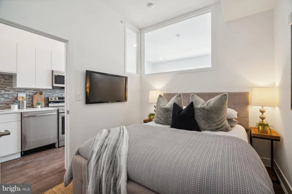 813 BROAD STREET #UNIT 203 Philadelphia, PA 19123