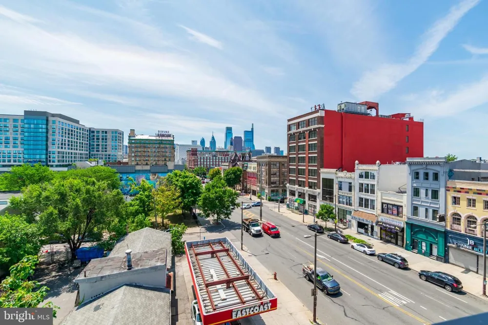 813 BROAD STREET #UNIT 203 Philadelphia, PA 19123