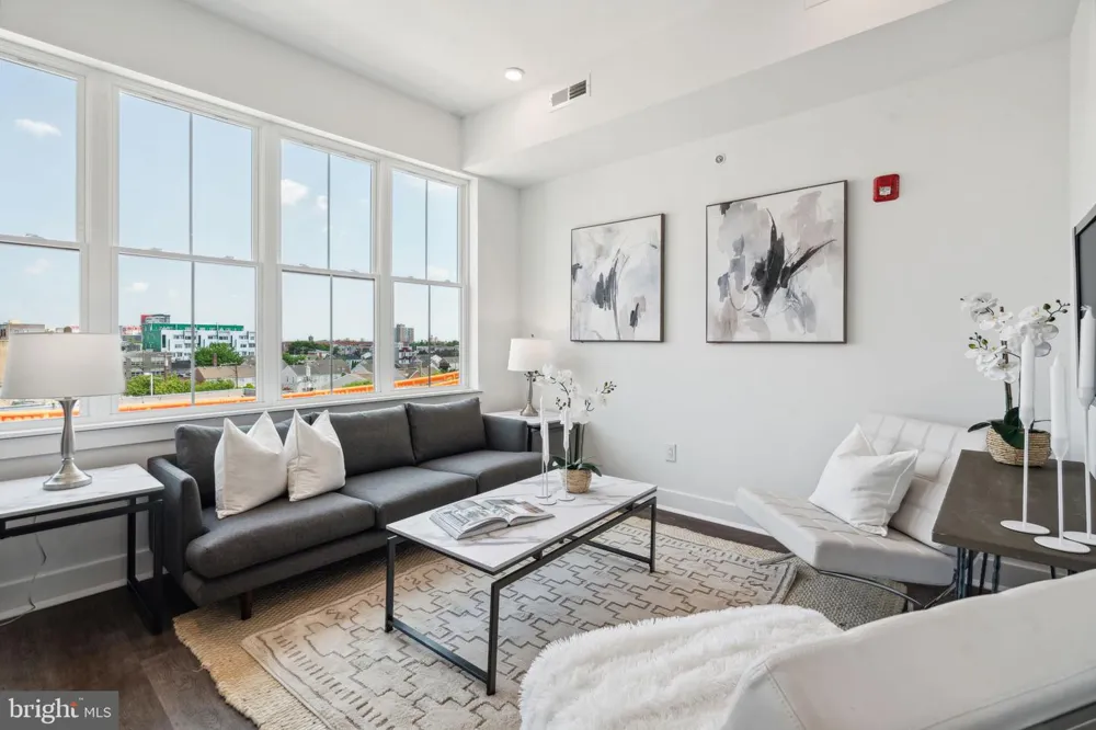 813 BROAD STREET #UNIT 203 Philadelphia, PA 19123