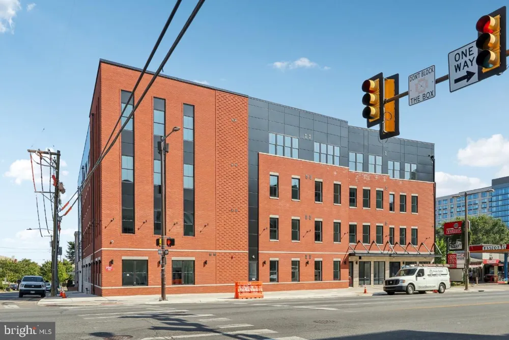 813 BROAD STREET #UNIT 203 Philadelphia, PA 19123