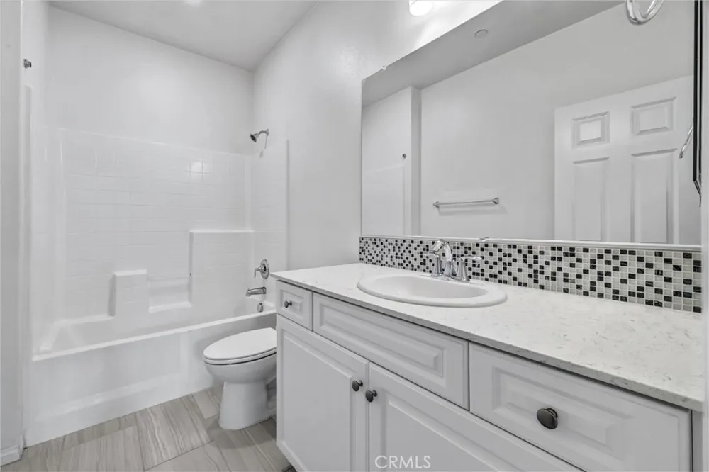 125 Neptune Irvine, CA 92618