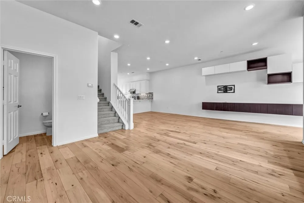 125 Neptune Irvine, CA 92618