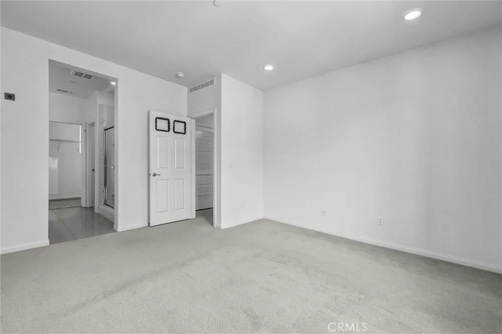 125 Neptune Irvine, CA 92618