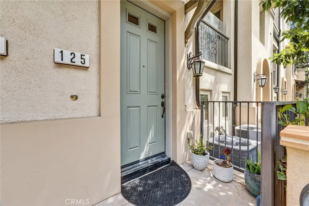 125 Neptune Irvine, CA 92618