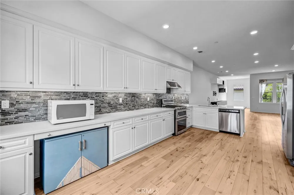 125 Neptune Irvine, CA 92618
