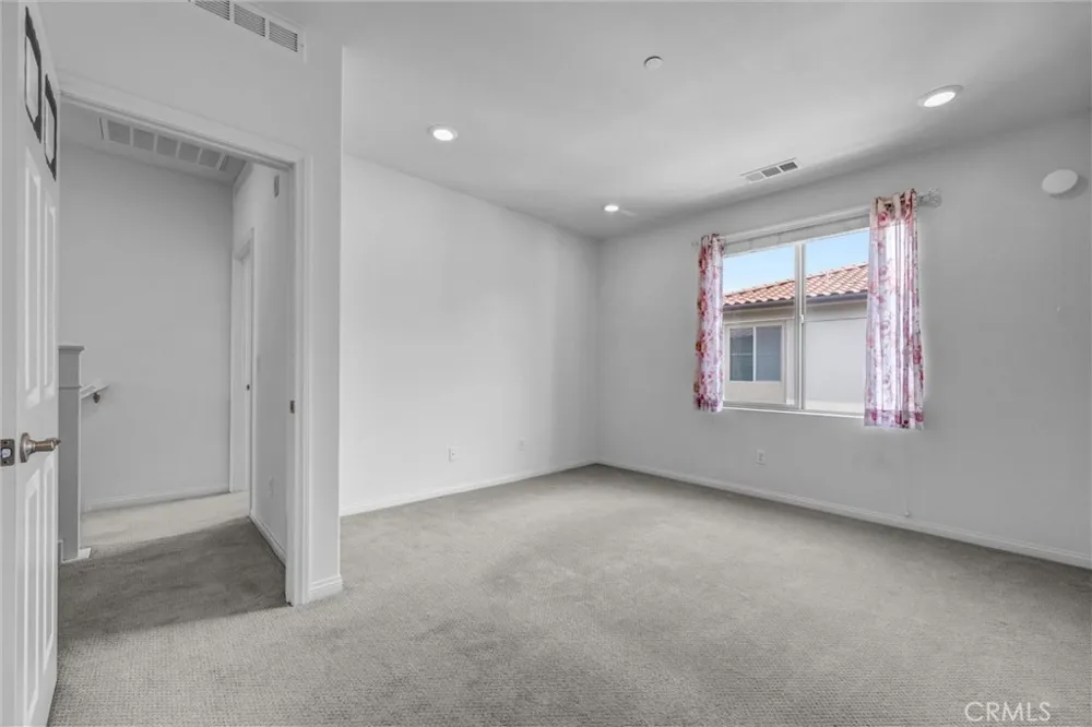 125 Neptune Irvine, CA 92618