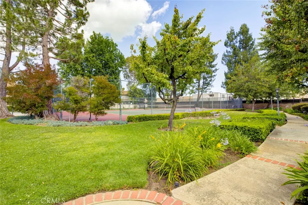 8330 Penfield Winnetka, CA 91306