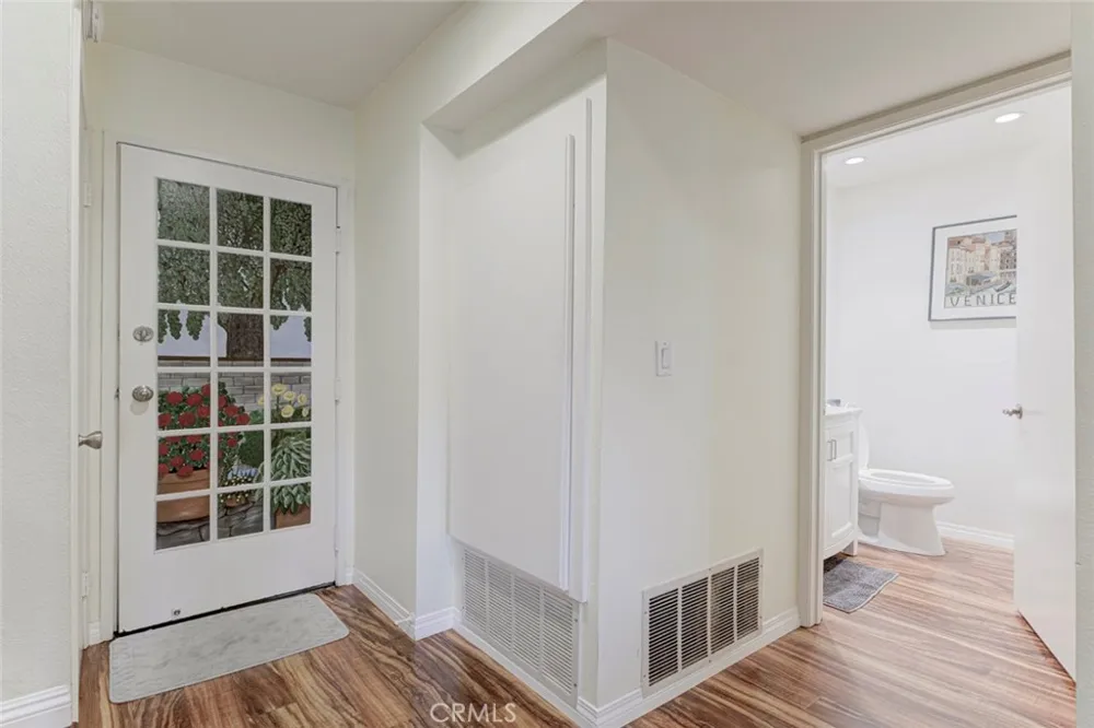 8330 Penfield Winnetka, CA 91306