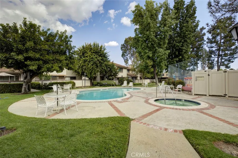 8330 Penfield Winnetka, CA 91306