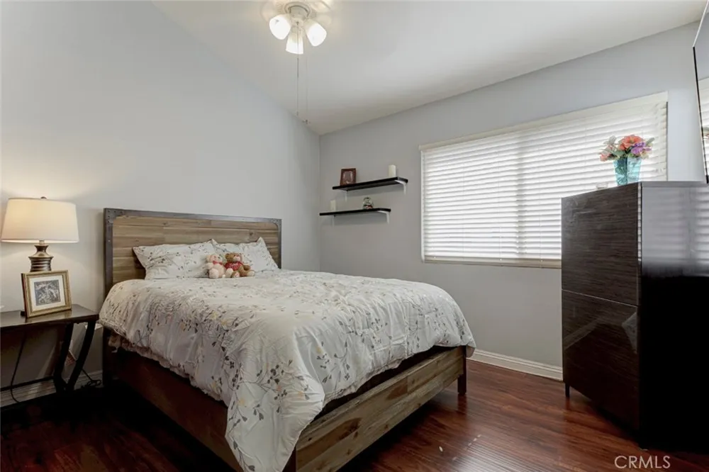 8330 Penfield Winnetka, CA 91306