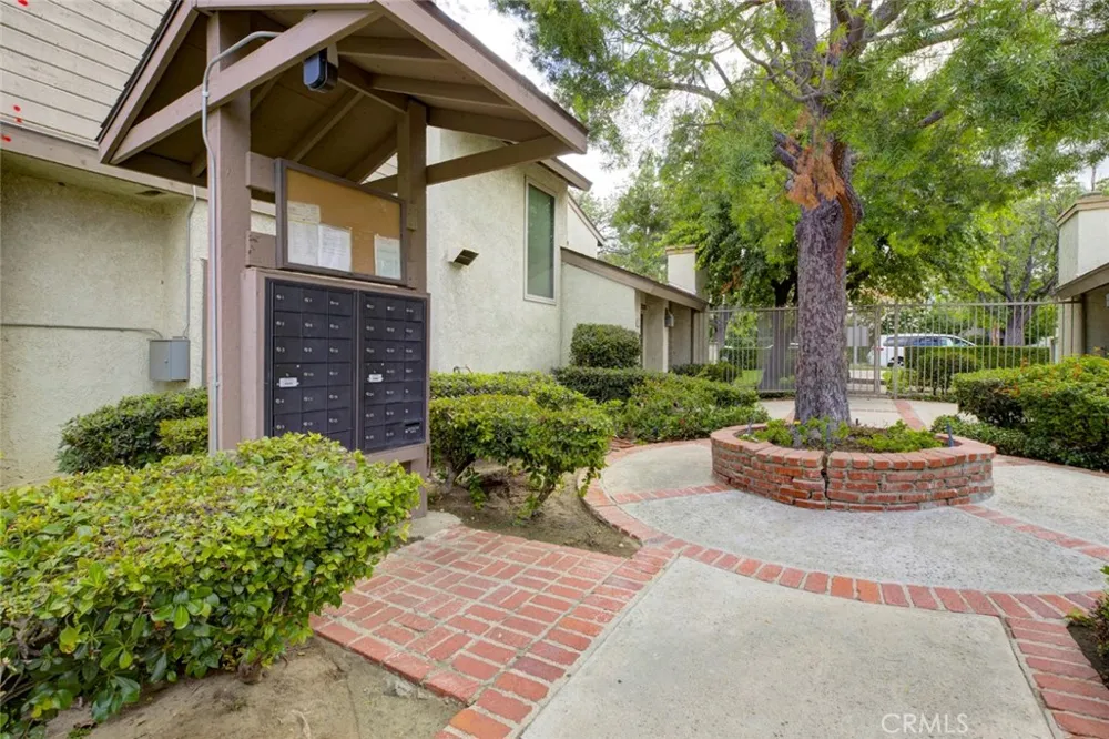 8330 Penfield Winnetka, CA 91306
