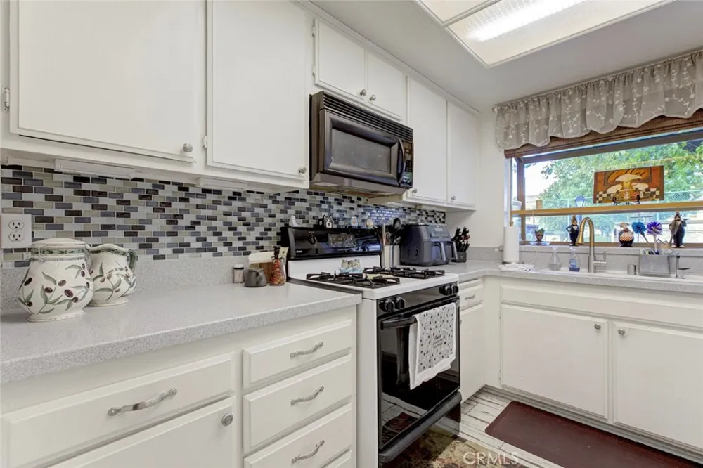 8330 Penfield Winnetka, CA 91306