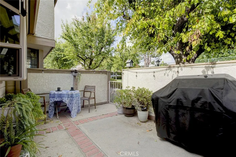8330 Penfield Winnetka, CA 91306