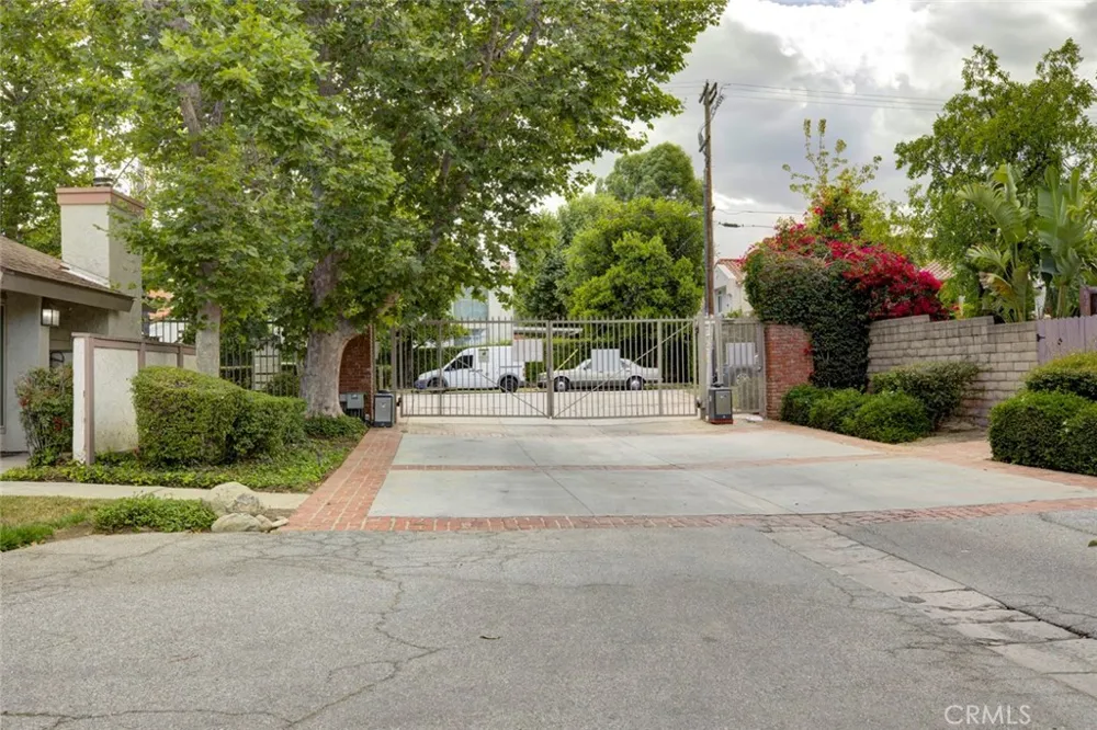 8330 Penfield Winnetka, CA 91306