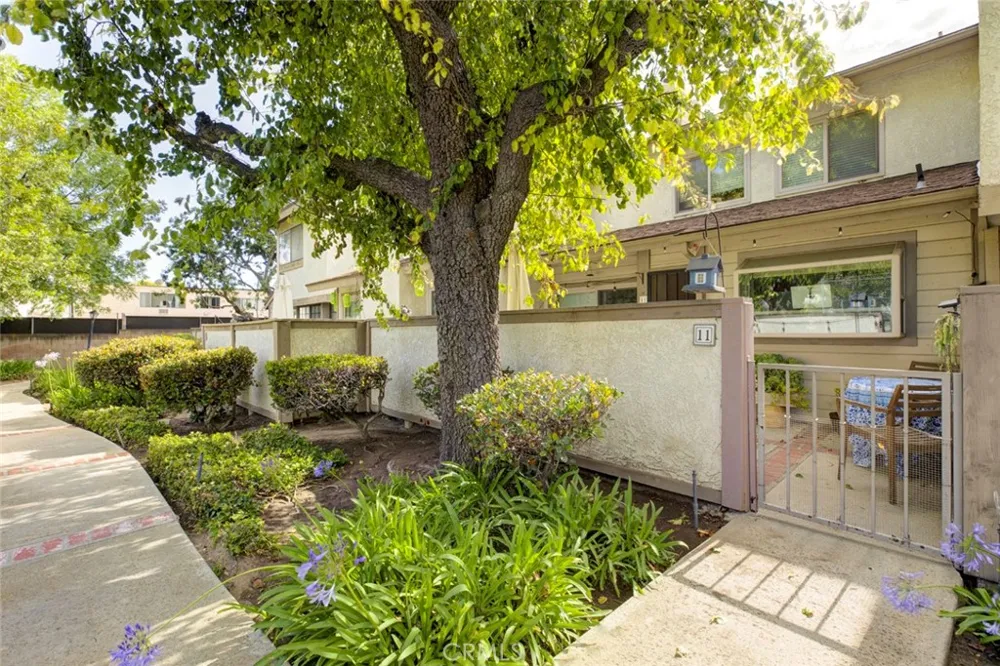 8330 Penfield Winnetka, CA 91306