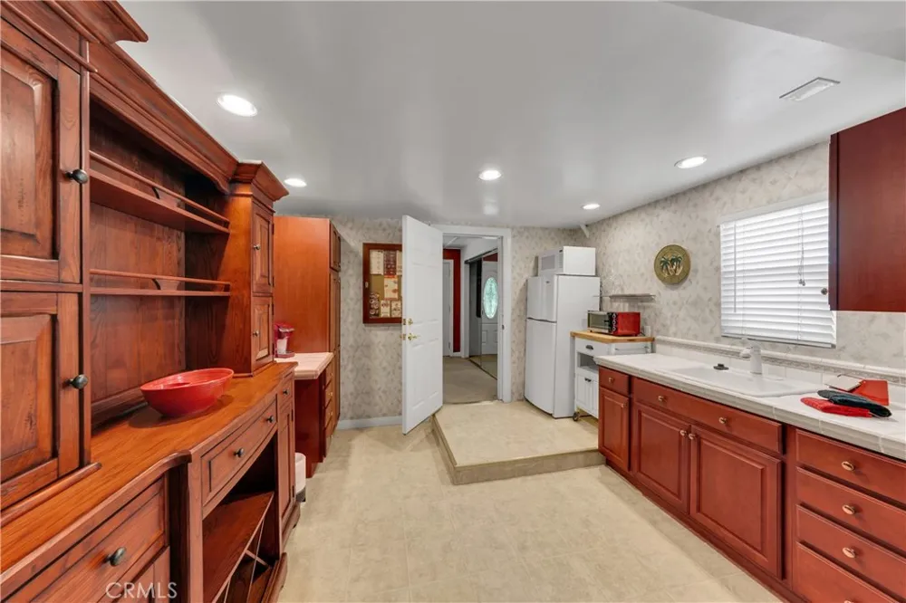 17075 5th Sunset Beach, CA 90742