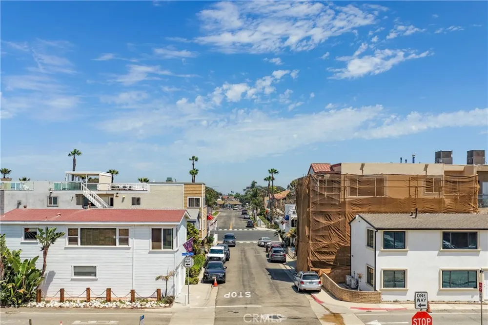 17075 5th Sunset Beach, CA 90742