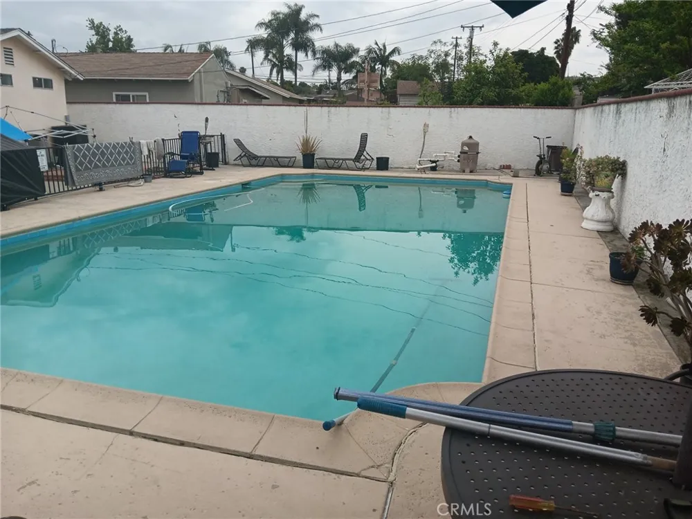 16240 Klamath La Puente, CA 91744