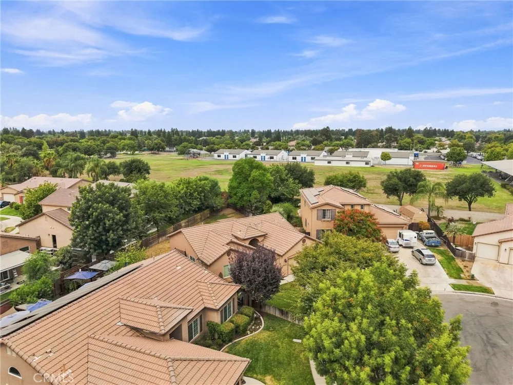 4225 W Ceres Court Visalia, CA 93291