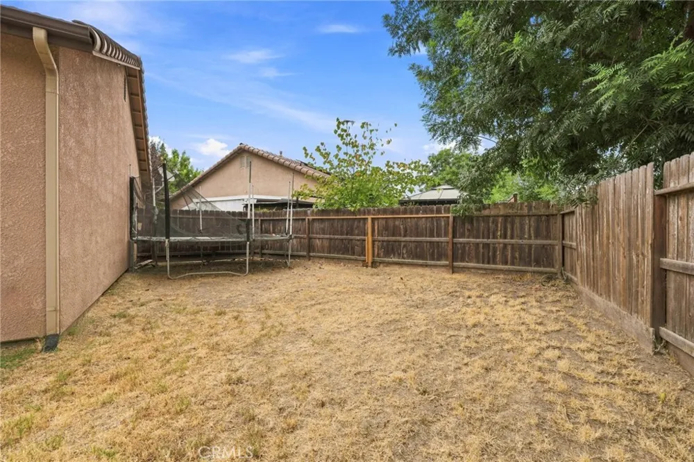 4225 W Ceres Court Visalia, CA 93291