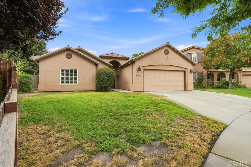 4225 W Ceres Court Visalia, CA 93291