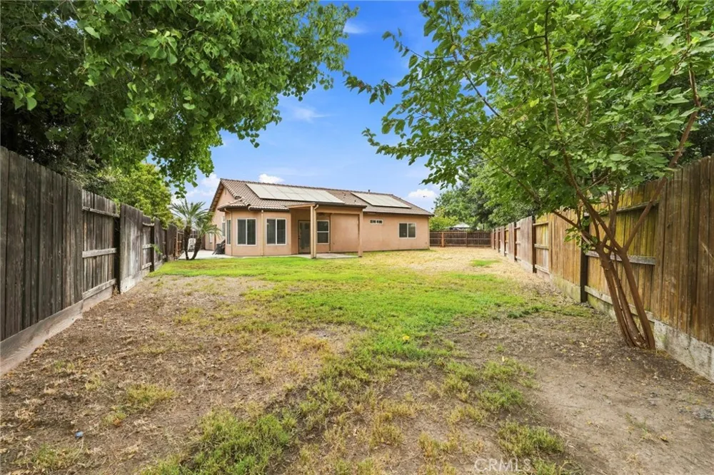 4225 W Ceres Court Visalia, CA 93291