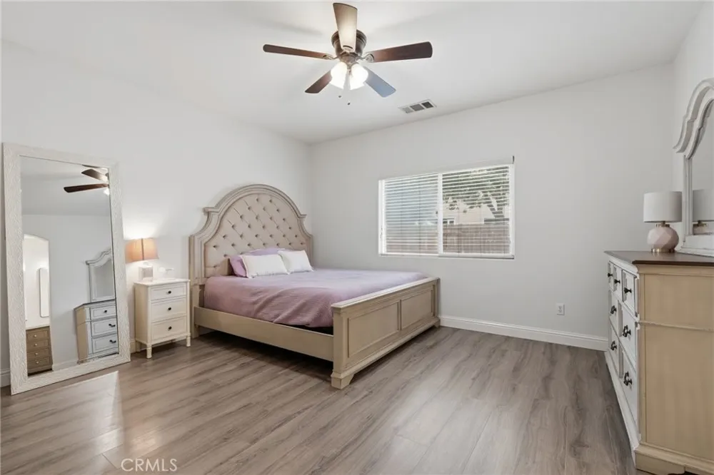 4225 W Ceres Court Visalia, CA 93291