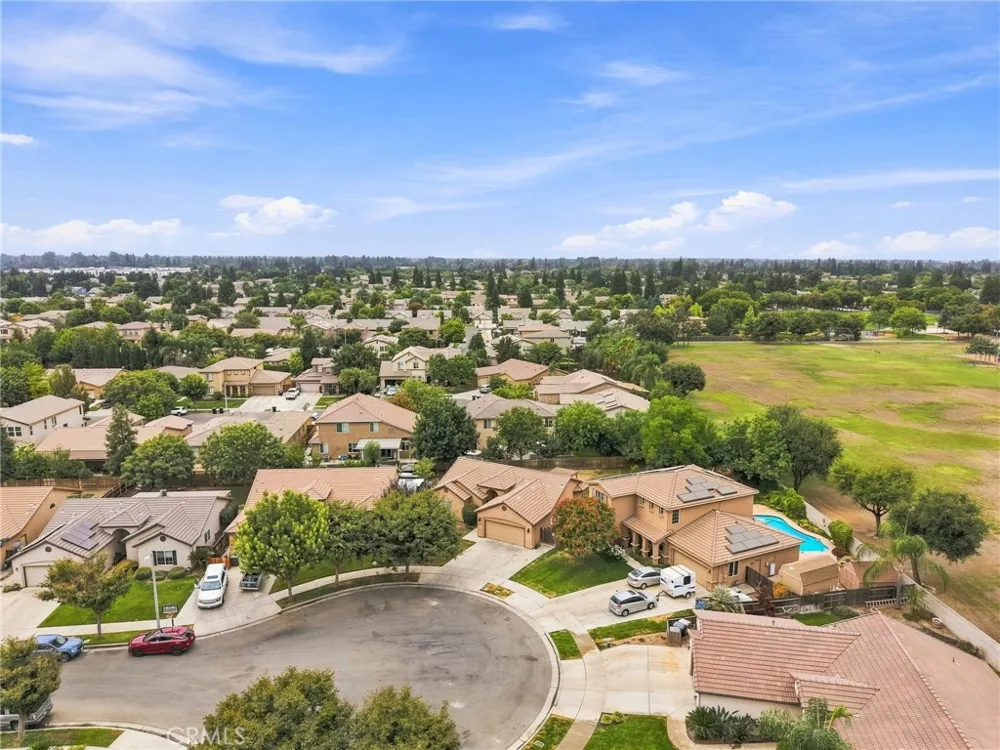 4225 W Ceres Court Visalia, CA 93291