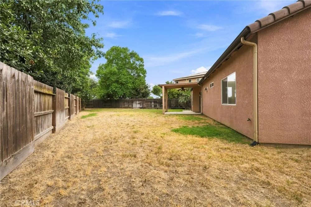 4225 W Ceres Court Visalia, CA 93291