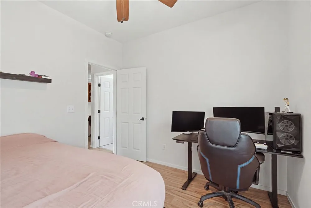 4225 W Ceres Court Visalia, CA 93291