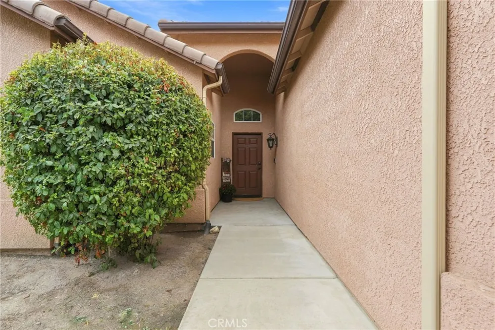 4225 W Ceres Court Visalia, CA 93291