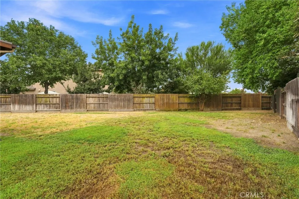 4225 W Ceres Court Visalia, CA 93291