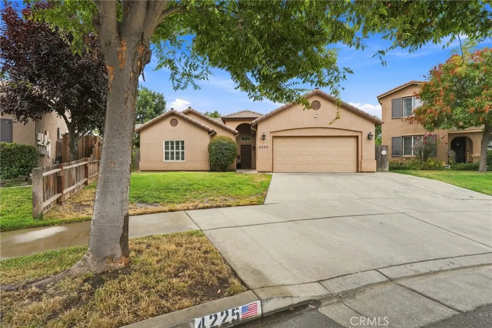 4225 W Ceres Court Visalia, CA 93291