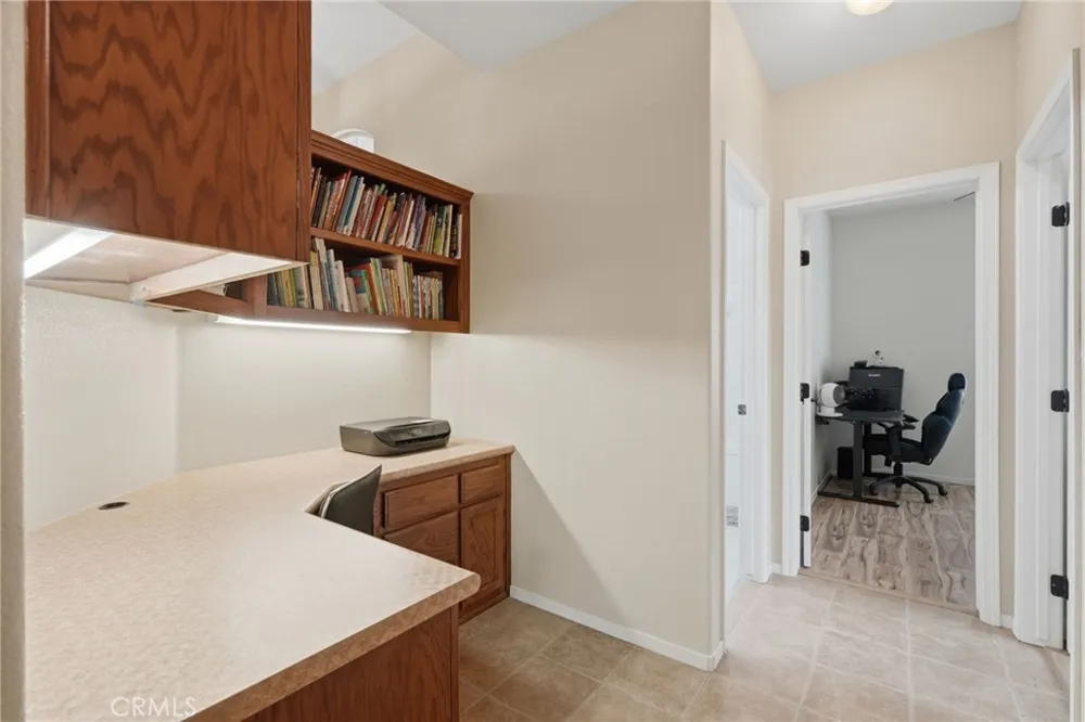 4225 W Ceres Court Visalia, CA 93291