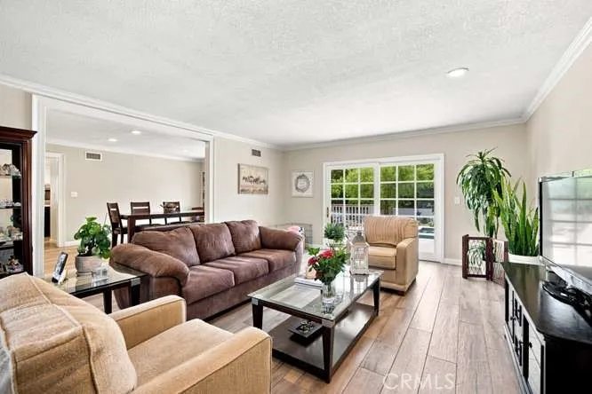 28042 Balkins Agoura Hills, CA 91301