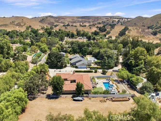 28042 Balkins Agoura Hills, CA 91301