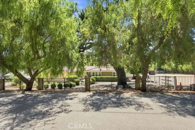 28042 Balkins Agoura Hills, CA 91301