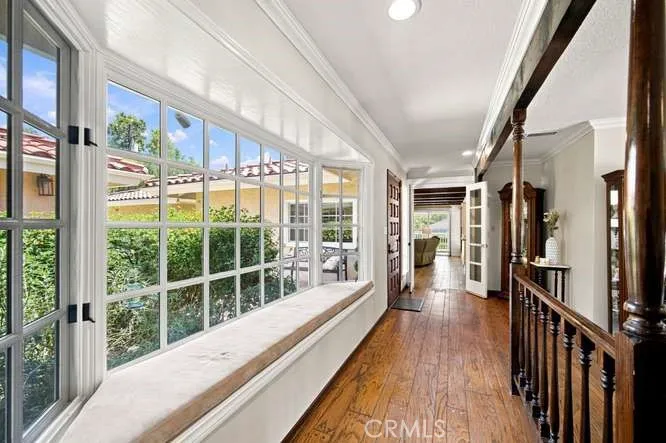 28042 Balkins Agoura Hills, CA 91301
