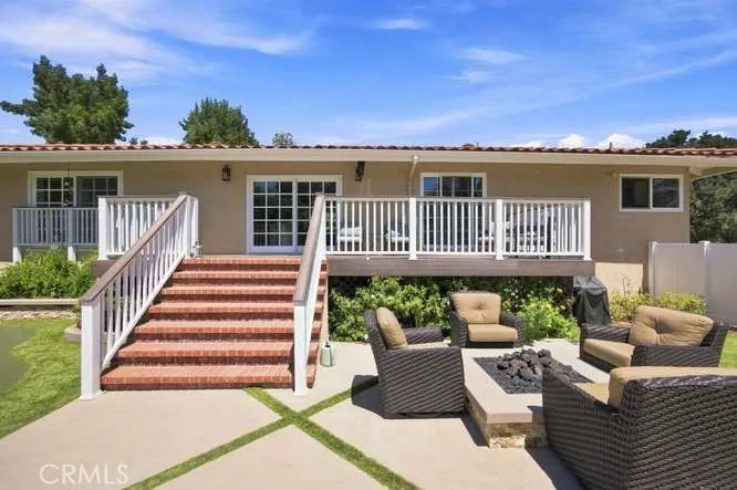 28042 Balkins Agoura Hills, CA 91301