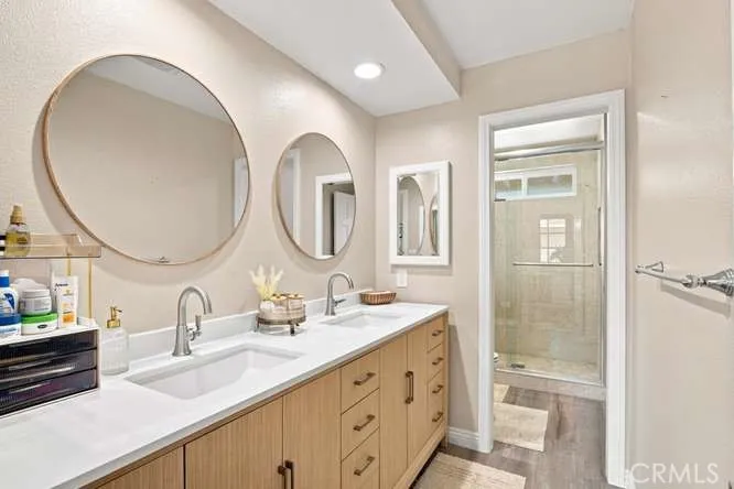 28042 Balkins Agoura Hills, CA 91301
