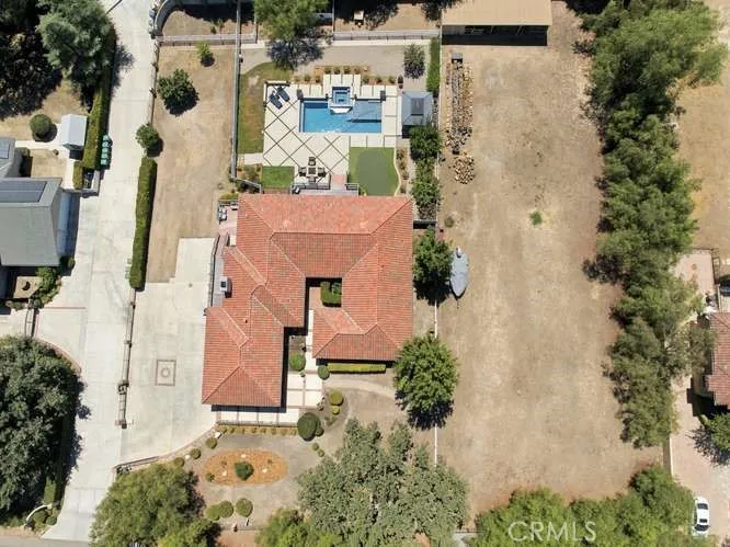 28042 Balkins Agoura Hills, CA 91301