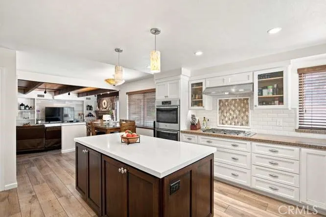 28042 Balkins Agoura Hills, CA 91301