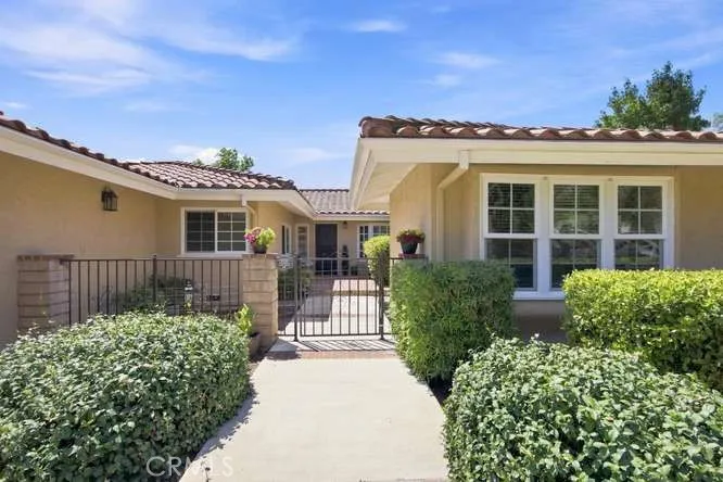 28042 Balkins Agoura Hills, CA 91301