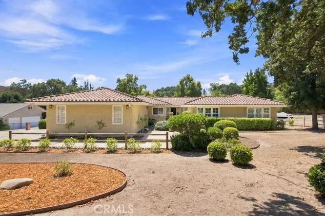 28042 Balkins Agoura Hills, CA 91301